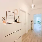 Modernes Trierer Cityloft Mit Grossem Balkon Apartment