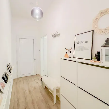Modernes Trierer Cityloft Mit Grossem Balkon * Трир