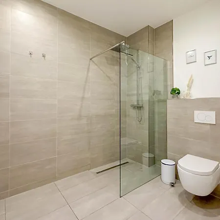 Апартаменты Modernes Trierer Cityloft Mit Grossem Balkon Трир