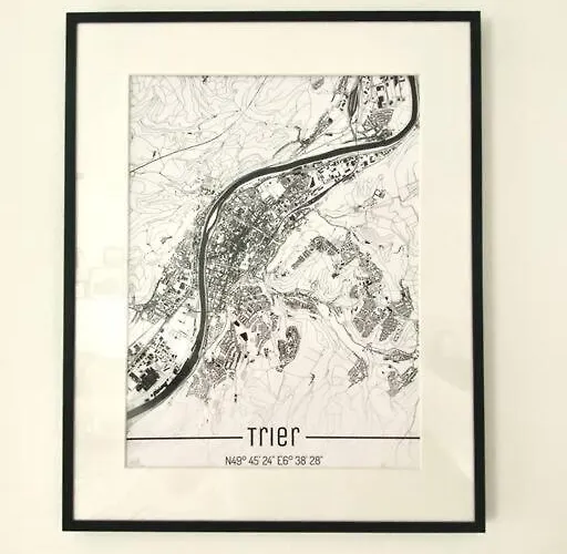 Modernes Trierer Cityloft Mit Grossem Balkon 트리어