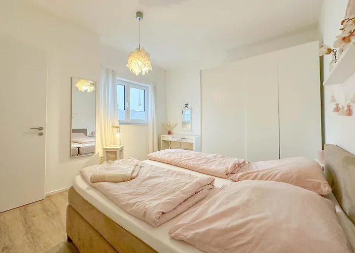 Modernes Trierer Cityloft Mit Großem Balkon